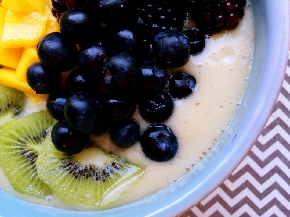 fruit smoothie bowl inphyusion